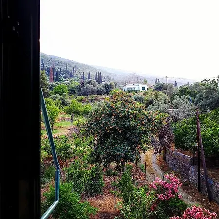 Traditional House With Astonishing View Сasa de vacaciones