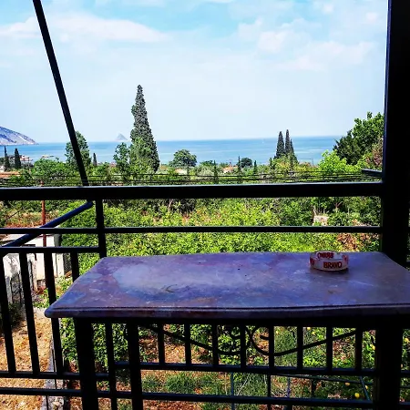Traditional House With Astonishing View Сasa de vacaciones